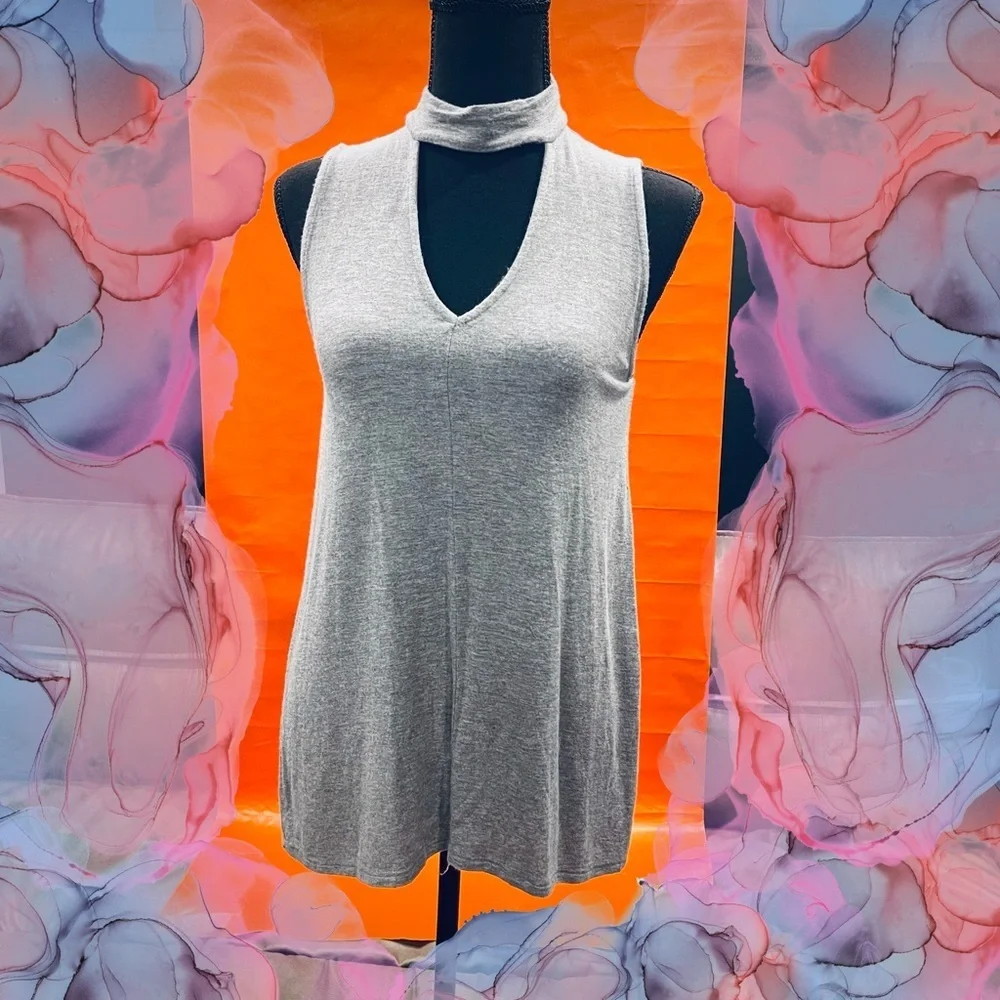 CARMEN MARC VALVO Grey Knit Sleeveless Blouse Small